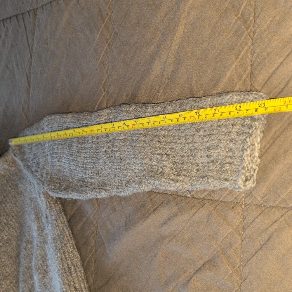 DKNY sweater - Picture 11 of 13